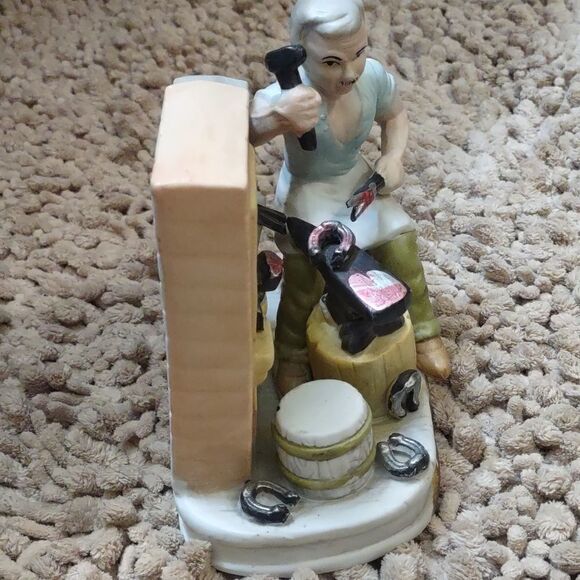 New Ceramic Blacksmith Figurine Anvil Tongs Hammer Horseshoe Fire Furnace Forge - Picture 5 of 11